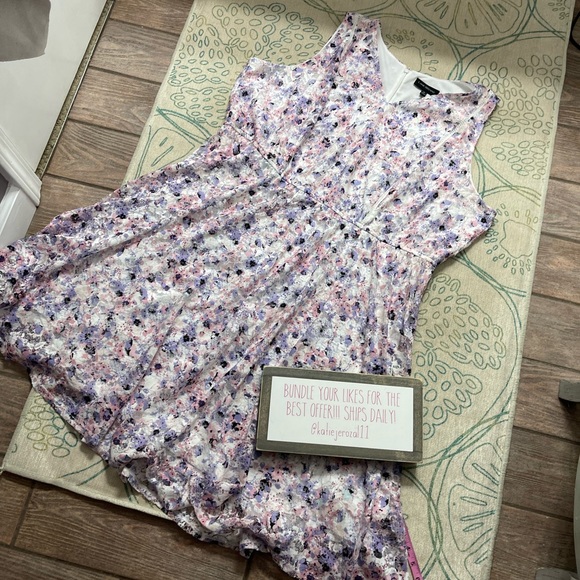 Lane Bryant Dresses & Skirts - Lane Bryant size 26w dress 🐓